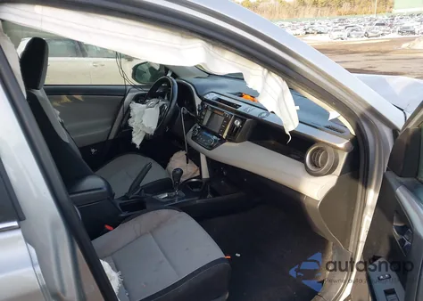 2018 Toyota Rav4 Xle z USA, uszkodzony, nr VIN JTMRFREV6JD240484